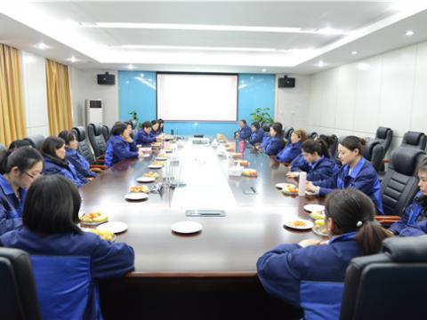 巾帼英雄会  立功新时期——Z6官网集团召开庆祝“三八”国际劳动妇女节座谈会