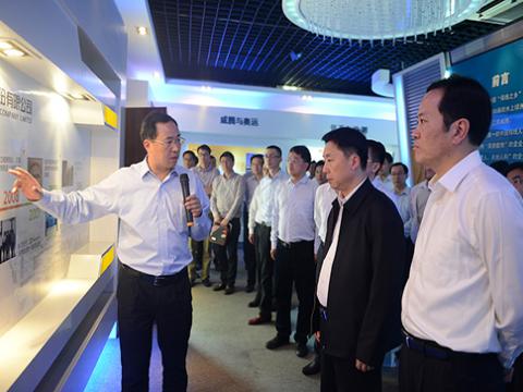 镇江市委书记夏锦文光临Z6官网股份视察